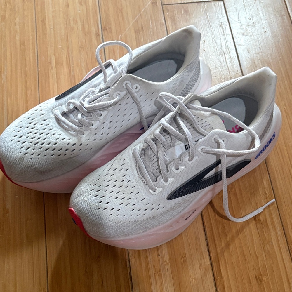 BROOKS Glycerin Max 1 White Running Shoes with Pink Accents
